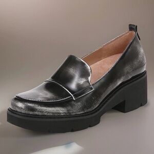 NEW Naturalizer Darry Women's US Size 6.5 Black Silver Leather Loafers Shoes